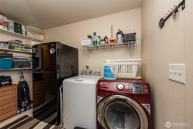 70 Onyx Ln, Sequim, WA 98382 - laundry room featuring washing machine and clothes dryer