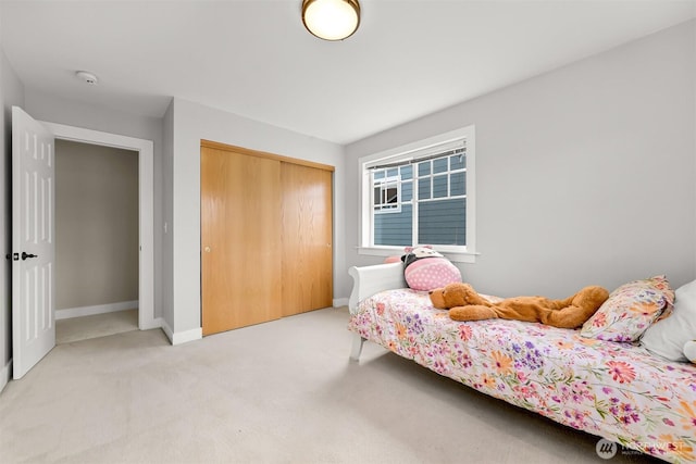 6209 Lincoln Dr, Ferndale, WA 98248 - bedroom featuring a closet and light carpet