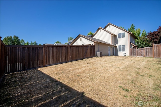 2025 Palisade Blvd, Dupont, WA 98327 - view of fenced backyard