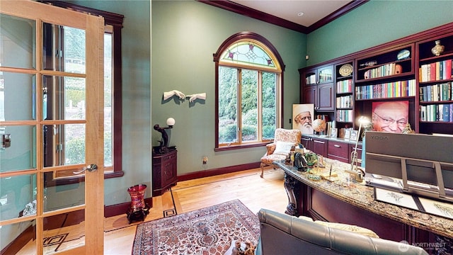 2837 E Lake Sammamish Pkwy NE, Sammamish, WA 98074 - office area with light wood finished floors and crown molding