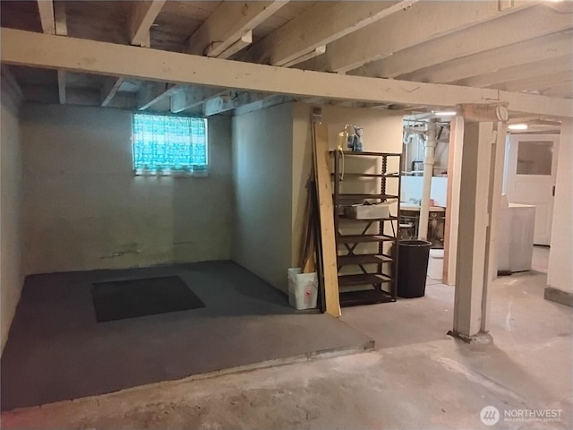 306 Henderson Way E, Tonasket, WA 98855 - below grade area featuring washer / clothes dryer
