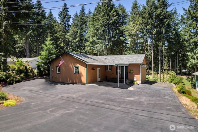81 E Dunoon Pl, Shelton, WA 98584 - view of front of home featuring asphalt driveway