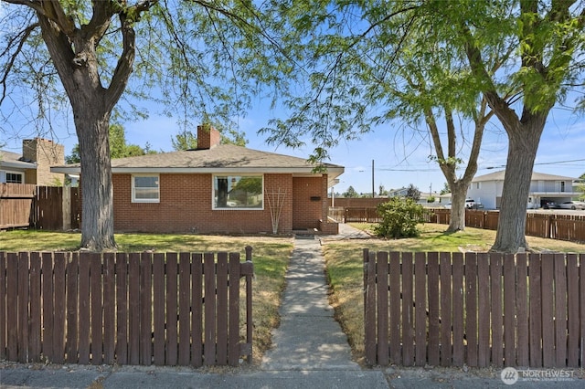 1145 W Ivy Ave, Moses Lake, WA 98837 - photo 2