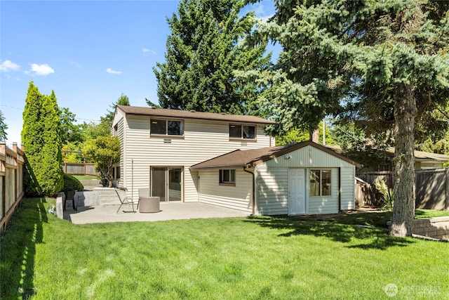 922 SW 160th St, Burien, WA 98166 - rear view of property featuring a patio and a fenced backyard