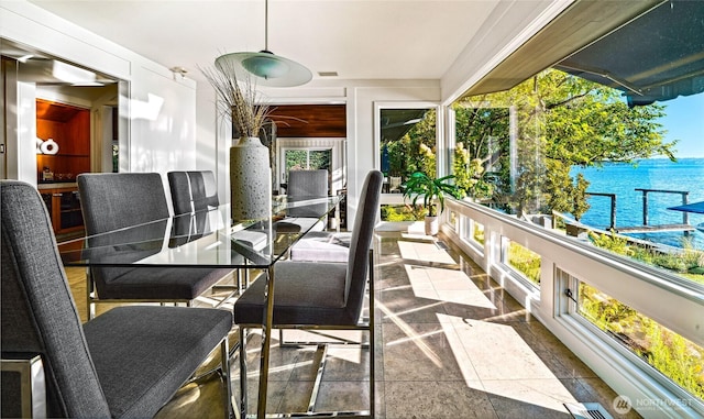 18 Holly Ln, Mercer Island, WA 98040 - view of patio / terrace with a water view