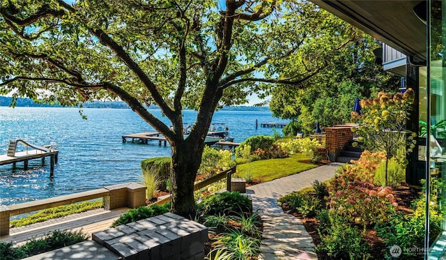 18 Holly Ln, Mercer Island, WA 98040 - view of yard with a water view