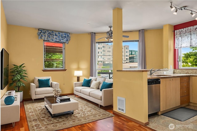 668 S Lane St Unit 314, Seattle, WA 98104 - photo 1