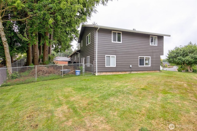 717 Judith Ct, Aberdeen, WA 98520 - rear view of property with a fenced backyard