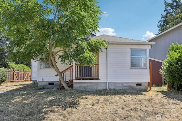 11303 Park Ave S, Tacoma, WA 98444 - rear view of house with crawl space