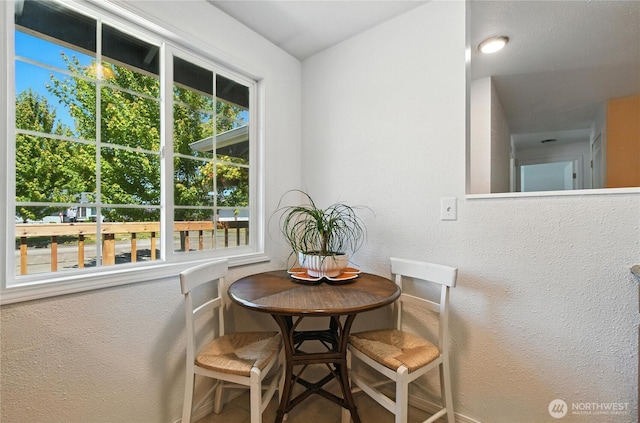 2102 35th Ave, Longview, WA 98632 - dining space with a textured wall