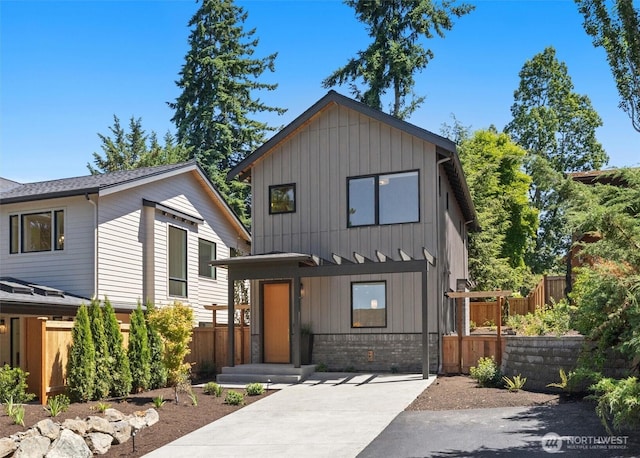 231 19th Ave, Kirkland, WA 98033 - view of front of home featuring brick siding and board and batten siding