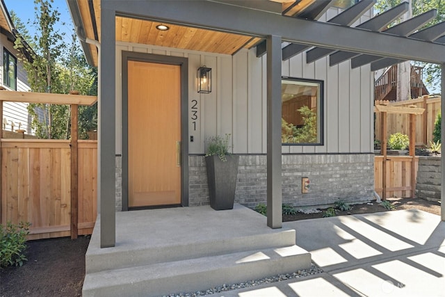 231 19th Ave, Kirkland, WA 98033 - entrance to property with board and batten siding