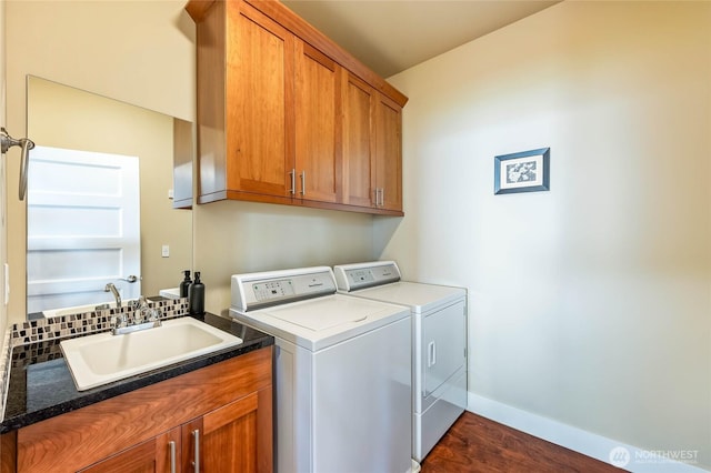 3516 Dianna Way, Wenatchee, WA 98801 - washroom featuring washer and clothes dryer, cabinet space, and dark wood-style flooring