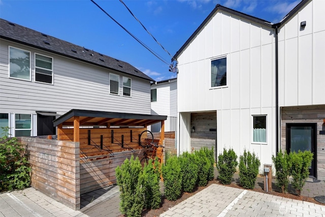 10354 Wallingford Ave N, Seattle, WA 98133 - photo 1