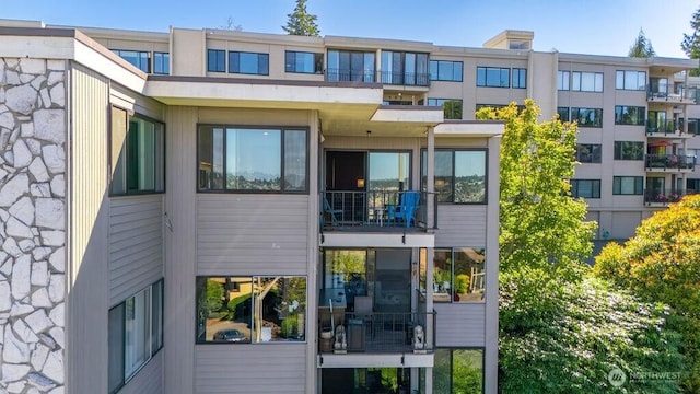 3661 24th Pl W Unit 401, Seattle, WA 98199 - photo 1