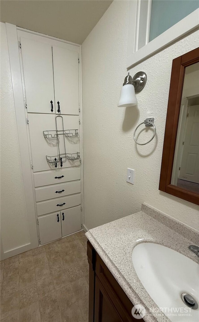 1019 Duryea St, Raymond, WA 98577 - bathroom with vanity