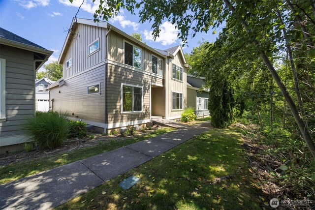 6214 Malloy Ave, Ferndale, WA 98248 - view of front facade featuring board and batten siding