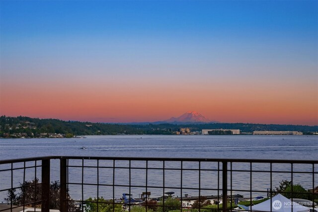 8320 Avalon Dr, Mercer Island, WA 98040 - photo 7
