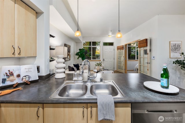 812 5th Ave N, Seattle, WA 98109 - photo 14
