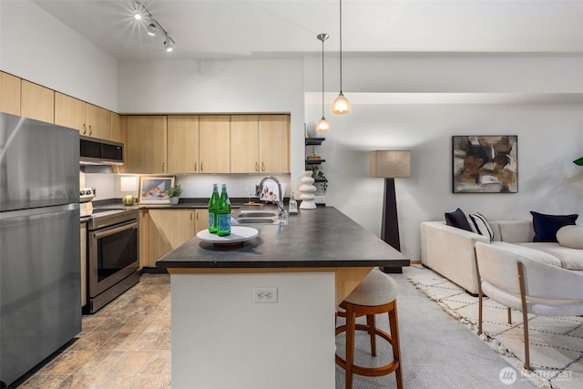 812 5th Ave N, Seattle, WA 98109 - photo 13