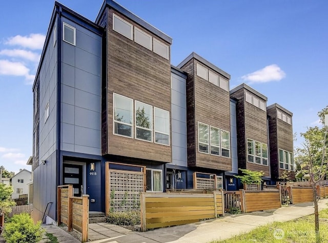 911 N 104th St Unit A, Seattle, WA 98133 - photo 1