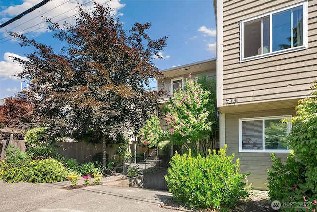 734 N 94th St Unit 4, Seattle, WA 98103 - photo 2