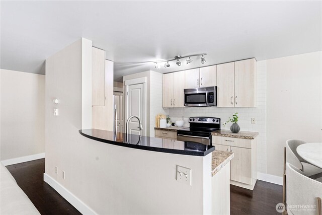 2291090TH Ave Ave W Unit D105, Edmonds, WA 98026 - photo 8