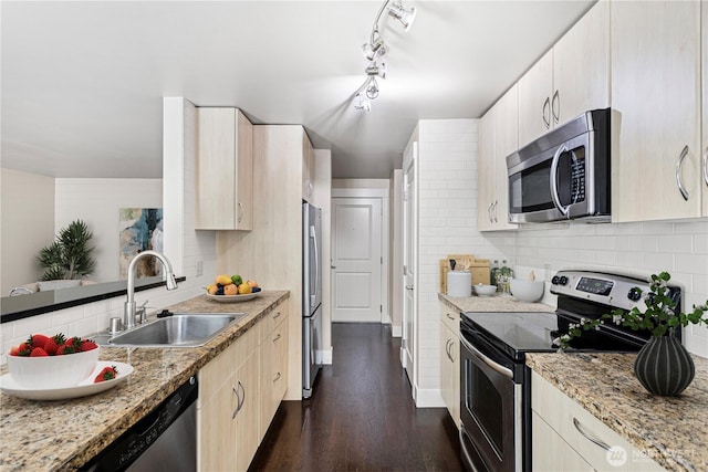 2291090TH Ave Ave W Unit D105, Edmonds, WA 98026 - photo 9
