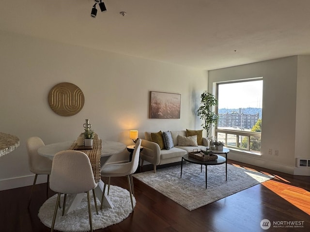 711 E Denny Way Unit 303, Seattle, WA 98122 - photo 2