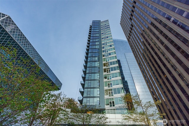 909 5th Ave Unit 804, Seattle, WA 98164 - photo 1
