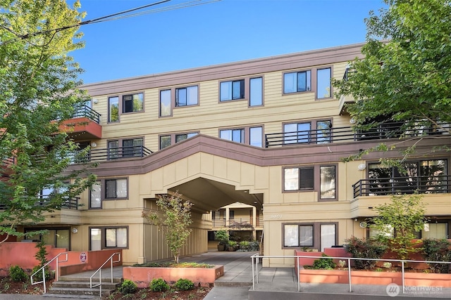 3401 Wallingford Ave N Unit 404, Seattle, WA 98103 - photo 1