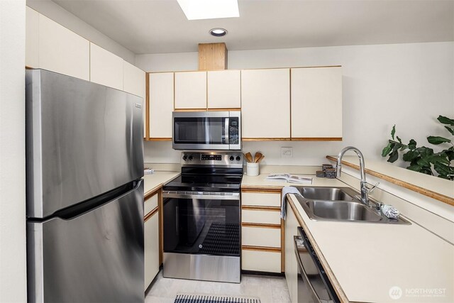 235 13th Ave E Unit 402, Seattle, WA 98102 - photo 13