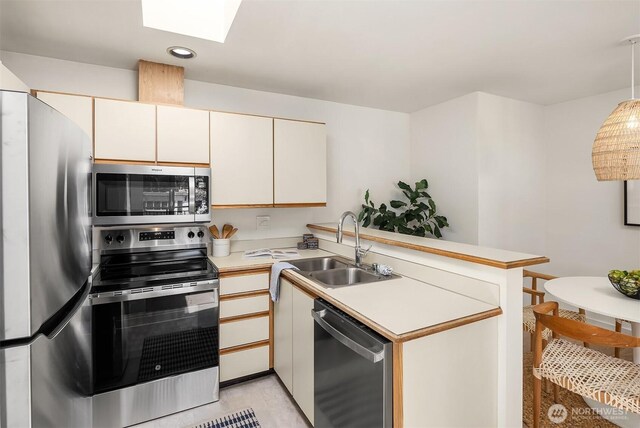 235 13th Ave E Unit 402, Seattle, WA 98102 - photo 17