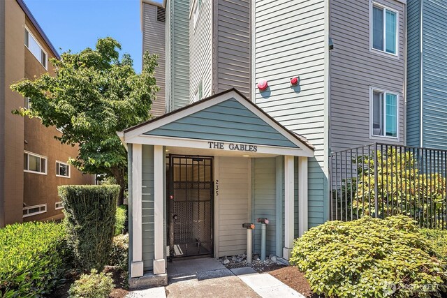 235 13th Ave E Unit 402, Seattle, WA 98102 - photo 27