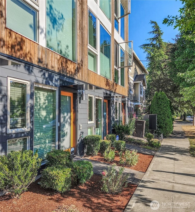 9710A Ashworth Ave N, Seattle, WA 98103 - photo 2