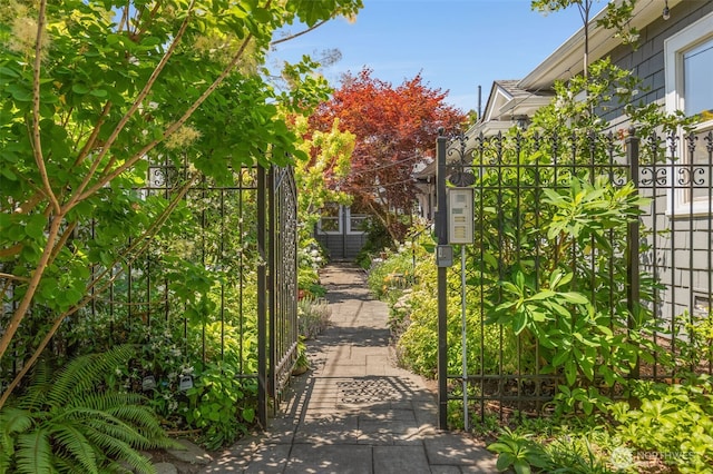 421 10th Ave E Unit F, Seattle, WA 98102 - photo 2