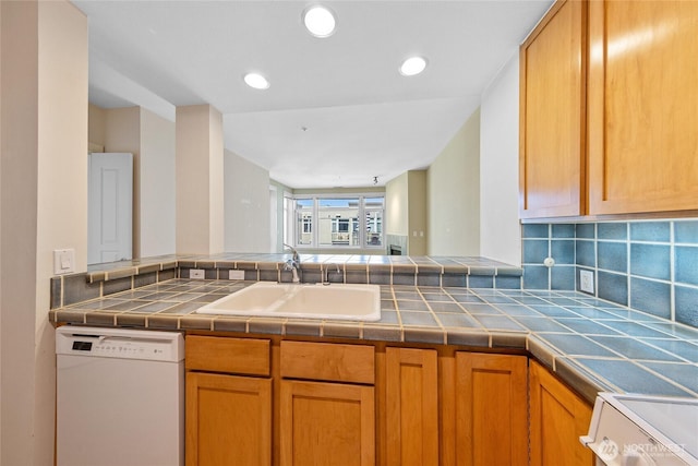 1900 Alaskan Way Unit 502, Seattle, WA 98101 - photo 9