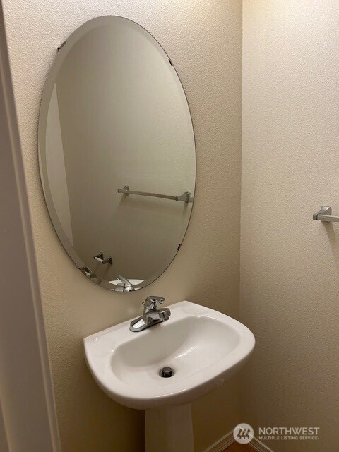 2055 Garry Oaks Ave Unit B, Dupont, WA 98327 - photo 12