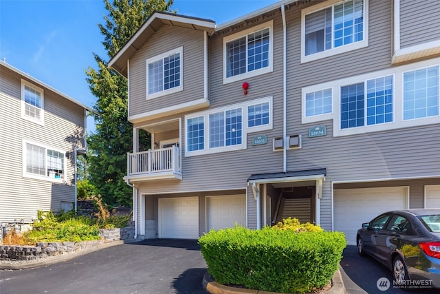 18632 NE 55th Way, Redmond, WA 98052 - photo 1