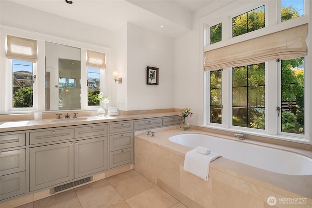 324 W Kinnear Pl, Seattle, WA 98119 - photo 22