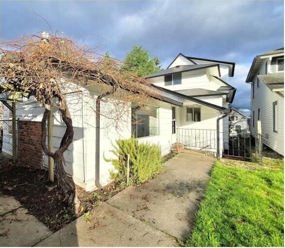 3226 Oakes Ave, Everett, WA 98201 - photo 2