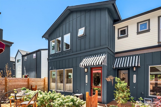 5033 25th Ave SW Unit B, Seattle, WA 98106 - photo 2