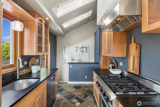 9740 Phinney Ave N, Seattle, WA 98103 - photo 12