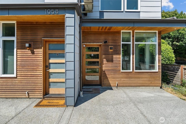 1058 S Cloverdale St Unit C, Seattle, WA 98108 - photo 1