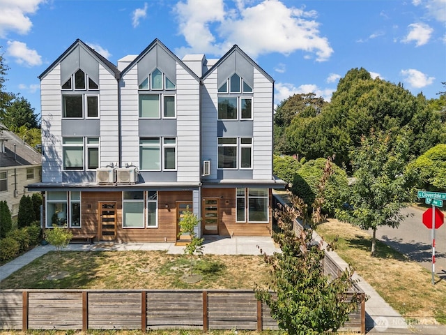 1058 S Cloverdale St Unit C, Seattle, WA 98108 - photo 2