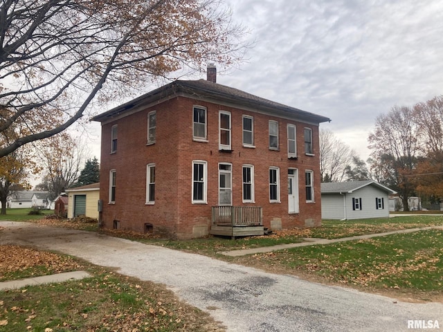 view of side of property