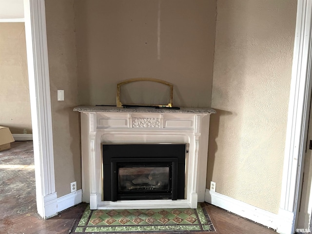 room details featuring hardwood / wood-style floors