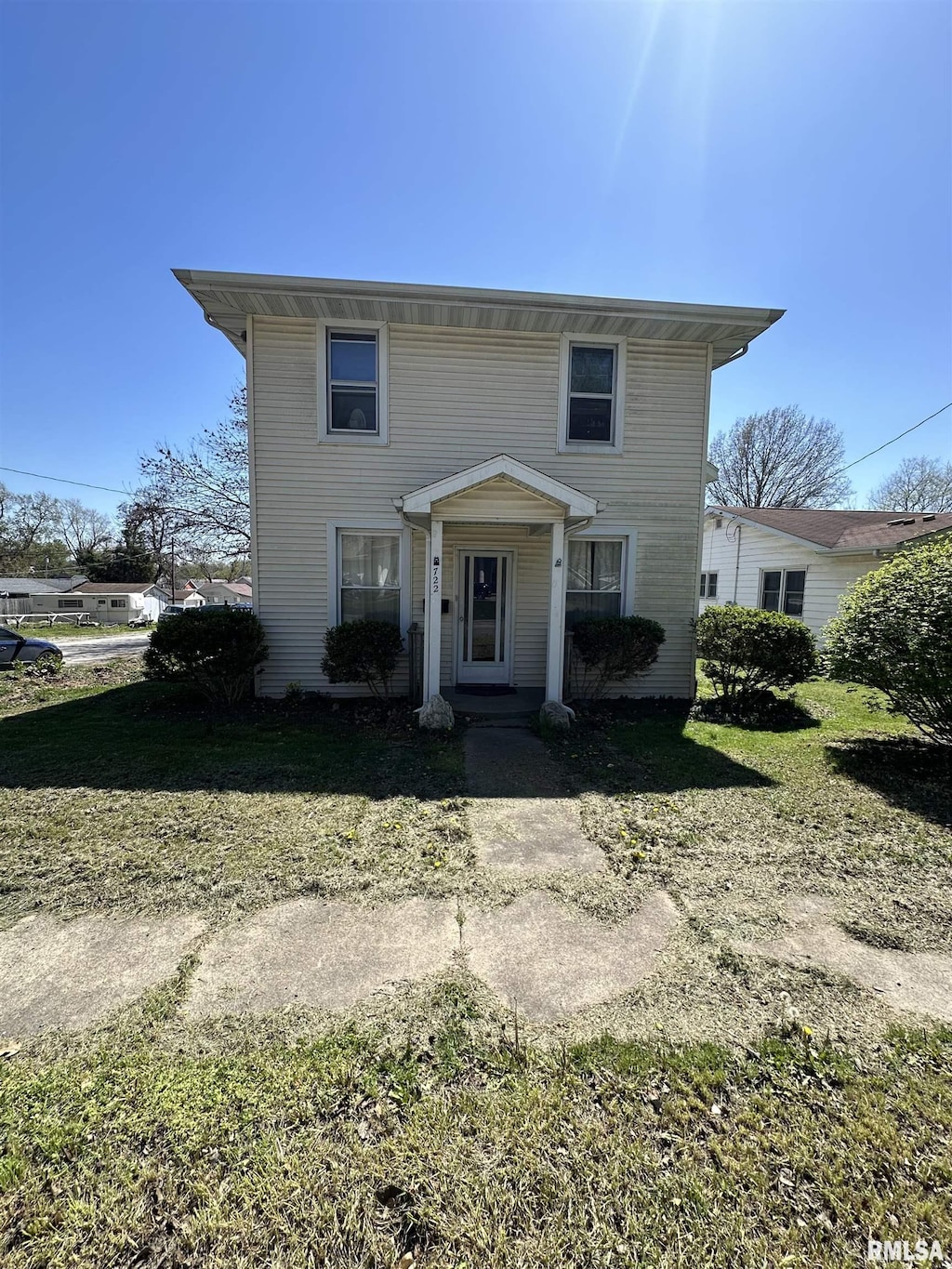 722 E Park St, Taylorville, IL 62568 - photo 1