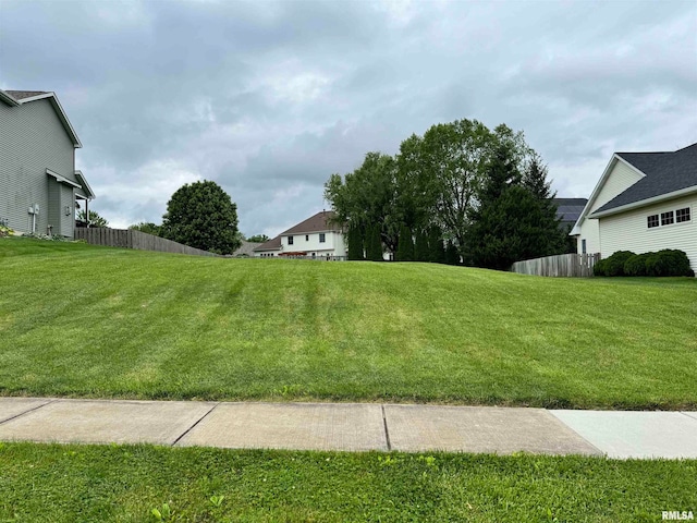 Listing photo 2 for 7525 Wentworth Dr, Springfield IL 62711