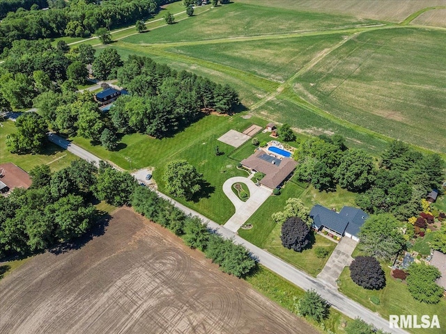 birds eye view of property featuring a rural view